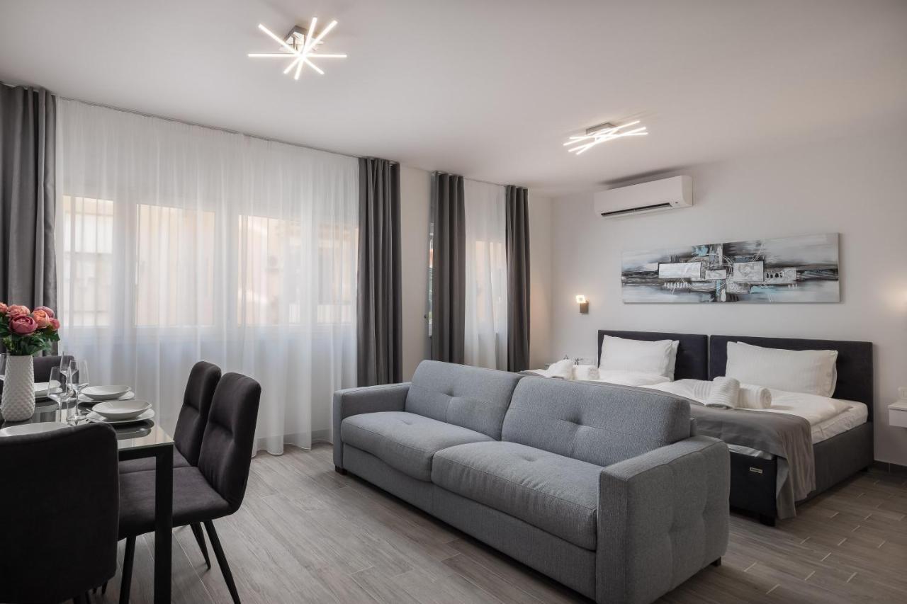 Luxury Studios & Room Five Split Exterior photo