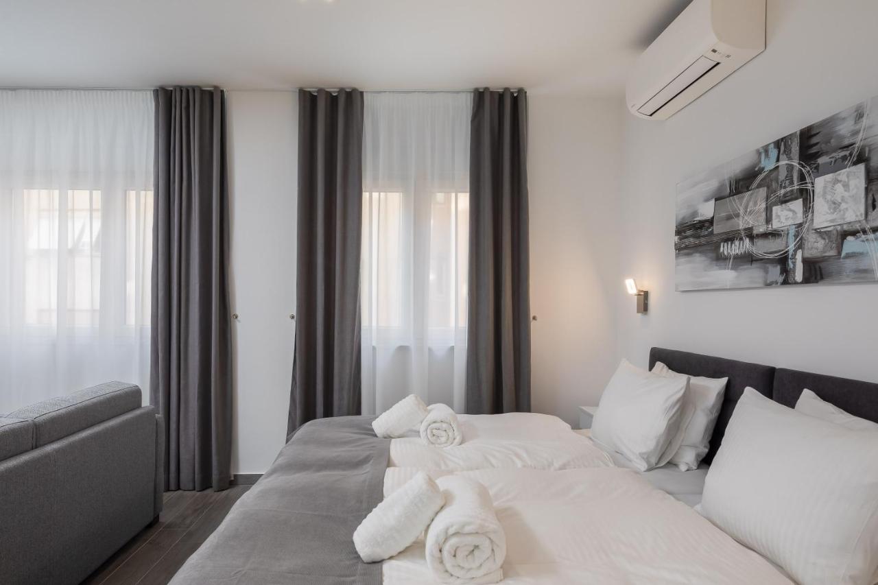 Luxury Studios & Room Five Split Exterior photo