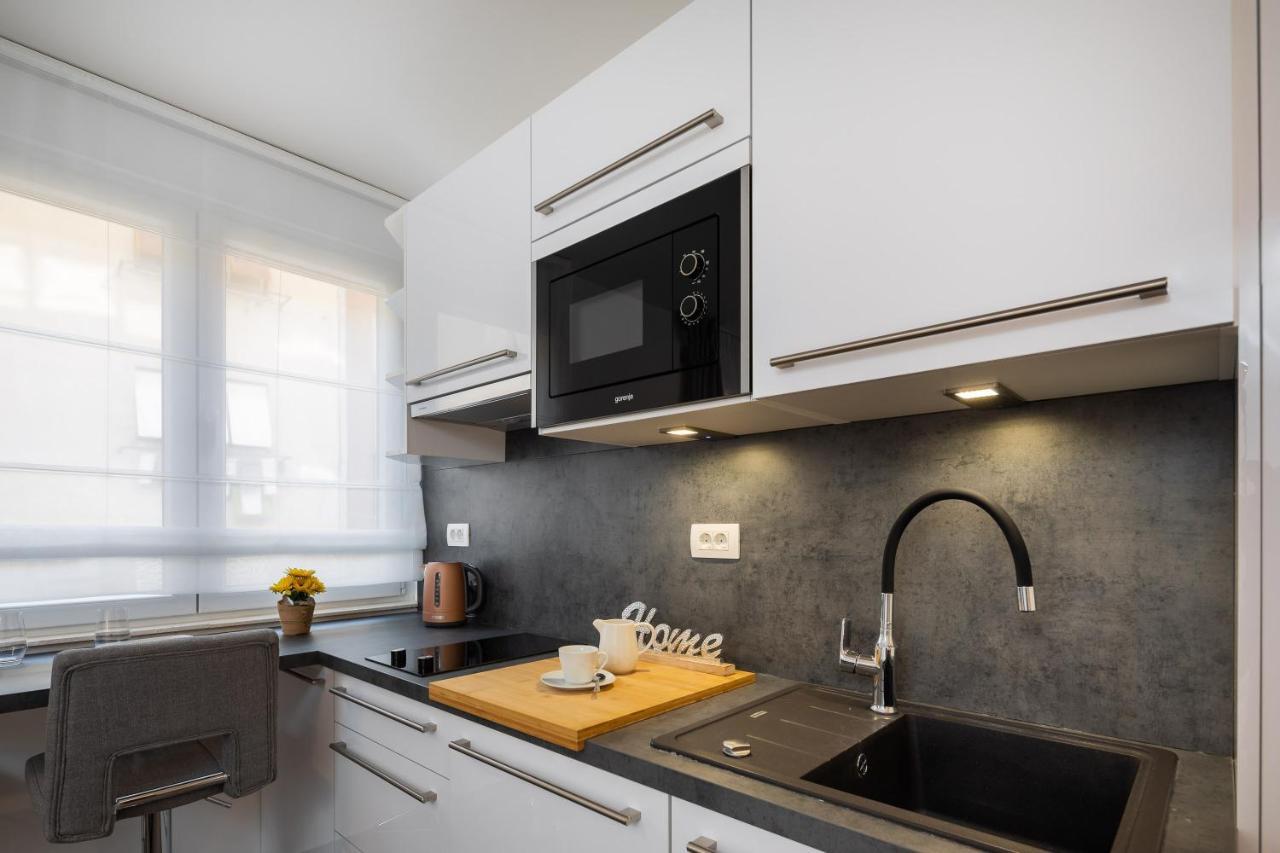 Luxury Studios & Room Five Split Exterior photo