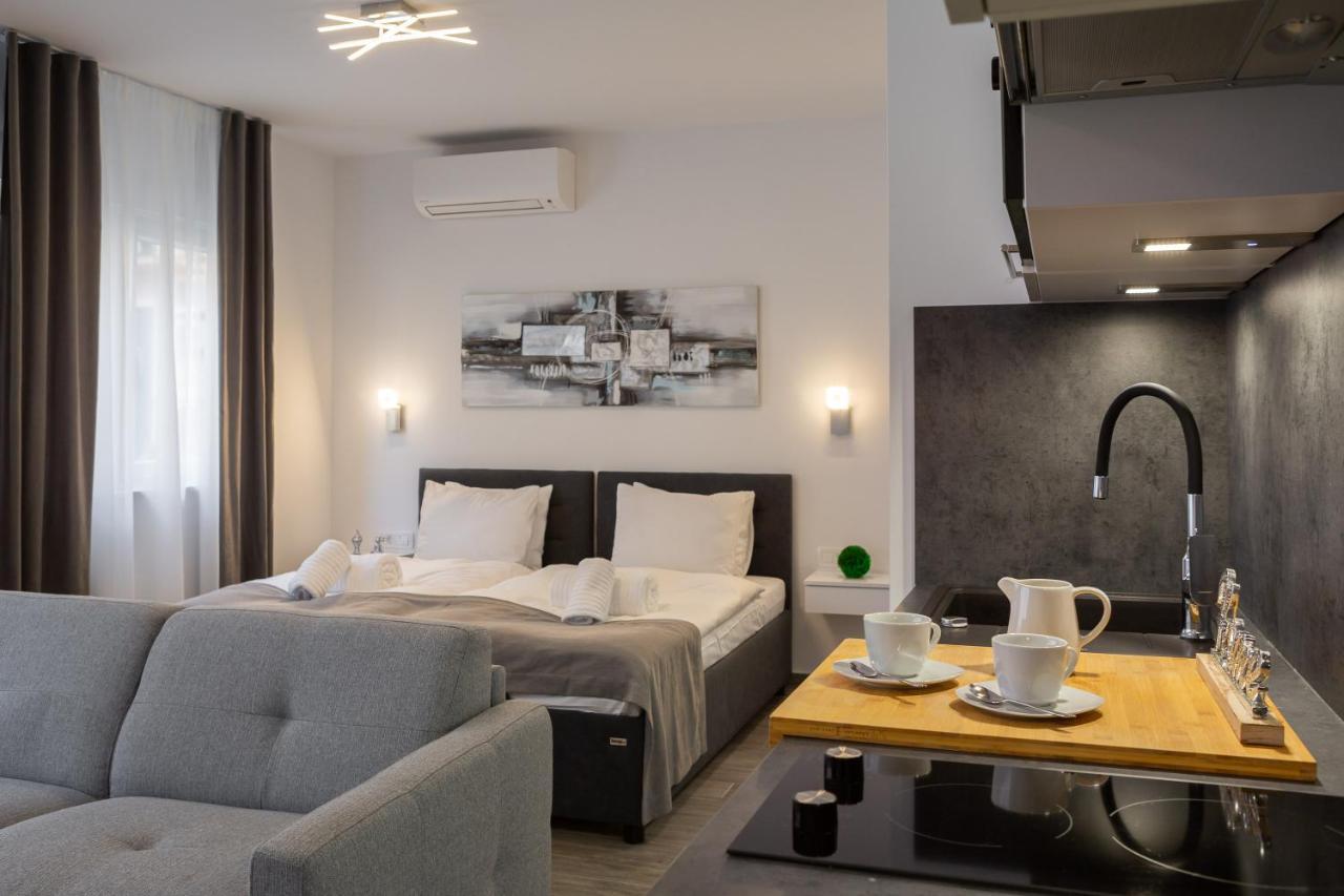 Luxury Studios & Room Five Split Exterior photo